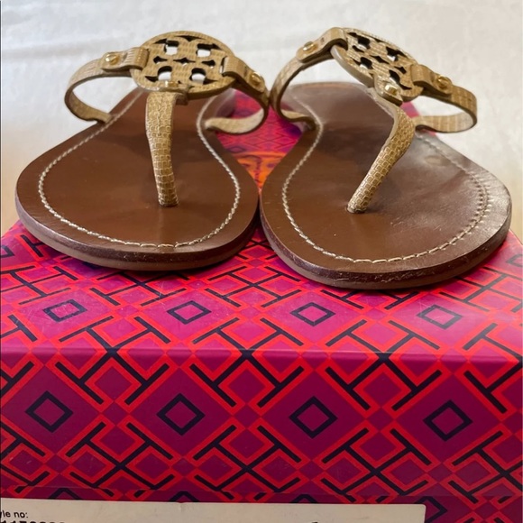 Sold Tory Burch 2 pairs of sandals - Picture 6 of 11